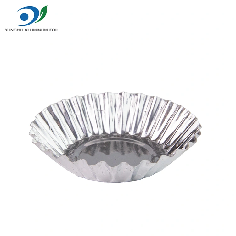 Kiaušinių pyrago skrebučiai kepa sidabro aliuminio folijos maisto indą